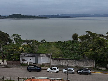 TERRENO BEIRA LAGOA