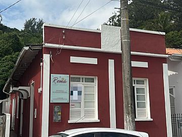 TR�S SALAS COMERCIAIS E UMA KITNET